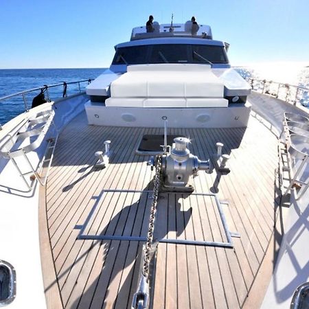 Boat & Breakfast Lucretia, Luxury Yacht Ξενοδοχείο Àrbatax Εξωτερικό φωτογραφία