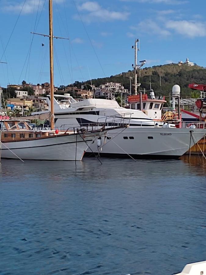 Boat & Breakfast Lucretia, Luxury Yacht Ξενοδοχείο Àrbatax Εξωτερικό φωτογραφία