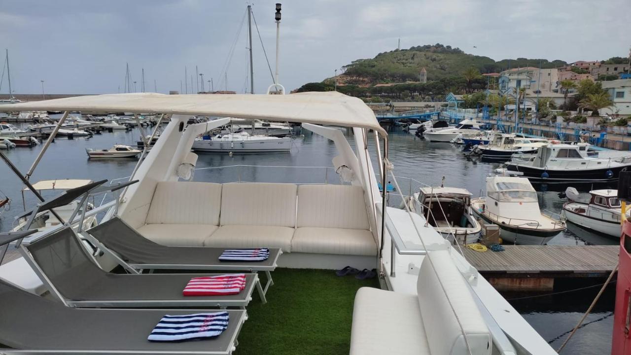 Boat & Breakfast Lucretia, Luxury Yacht Ξενοδοχείο Àrbatax Εξωτερικό φωτογραφία