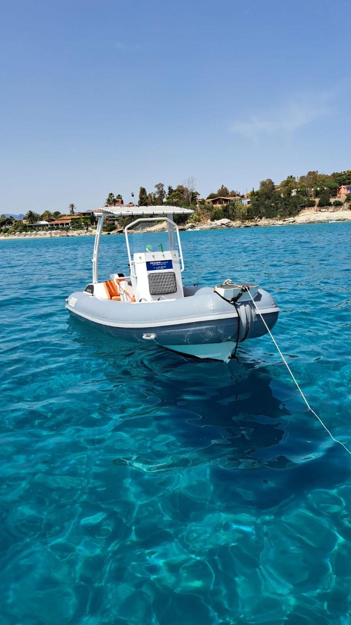 Boat & Breakfast Lucretia, Luxury Yacht Ξενοδοχείο Àrbatax Εξωτερικό φωτογραφία